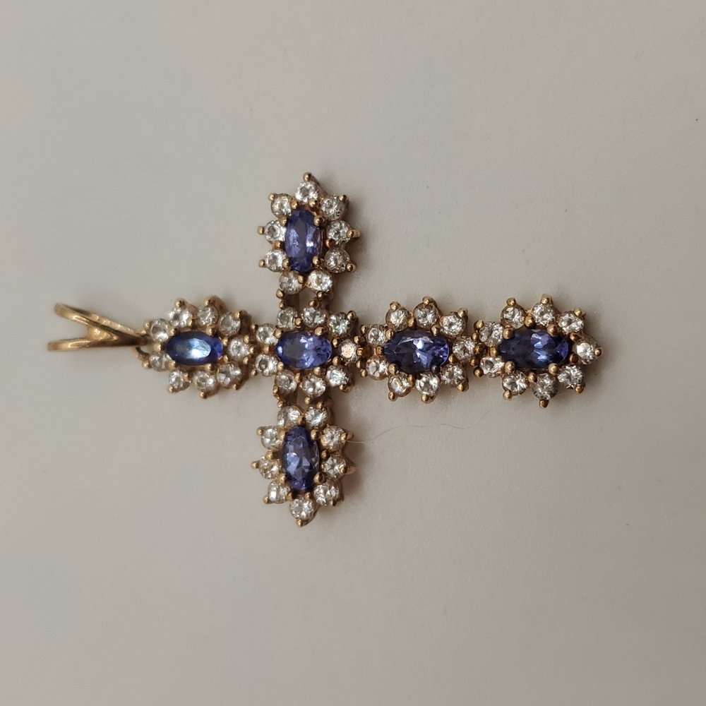 10kt gold Tanzanite cross pendant necklace - Picture 2 of 5